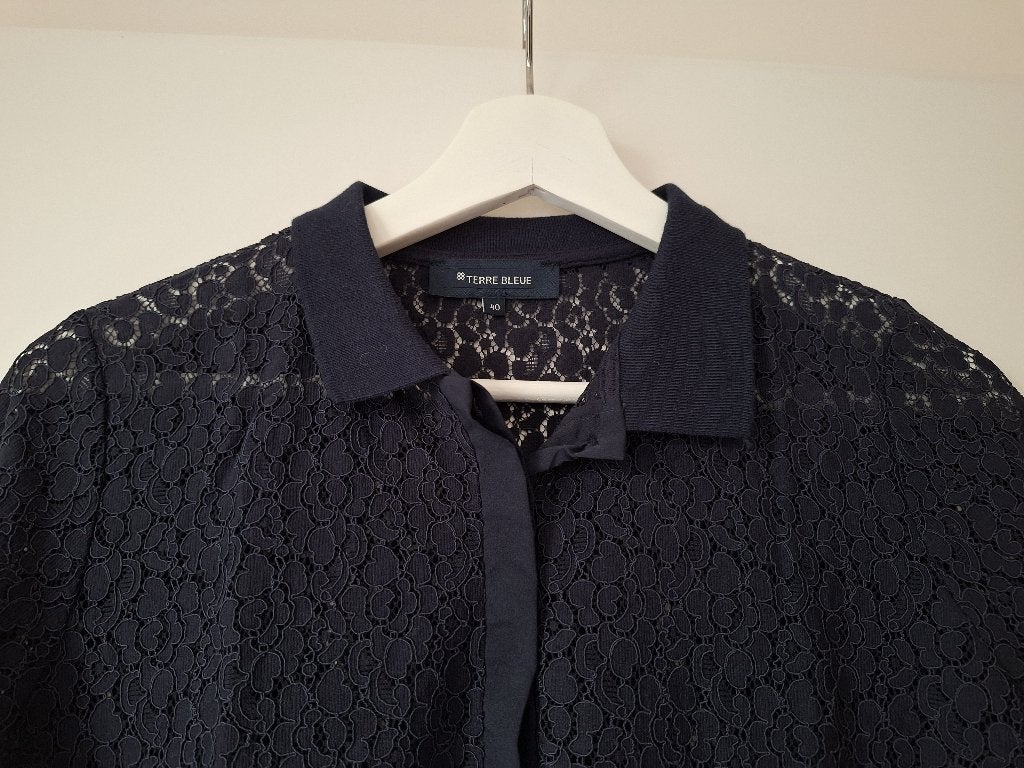 Nieuw donkerblauw kanten bloesje Terre Bleue (maat 40), Kleding | Dames, Maat 38/40 (M), Nieuw, Ophalen of Verzenden, Terre Bleue