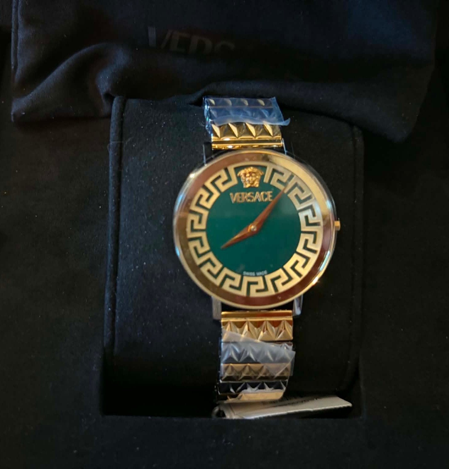 montre versace, Enlèvement