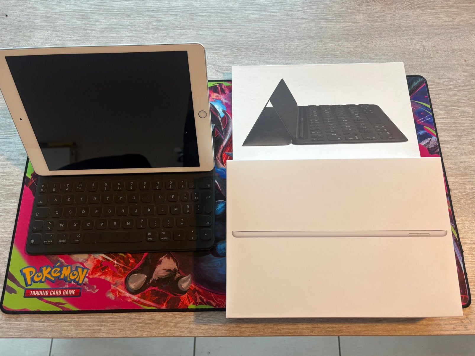 Ipad 8eme generation + keyboard, Computers en Software, Ophalen, Zo goed als nieuw
