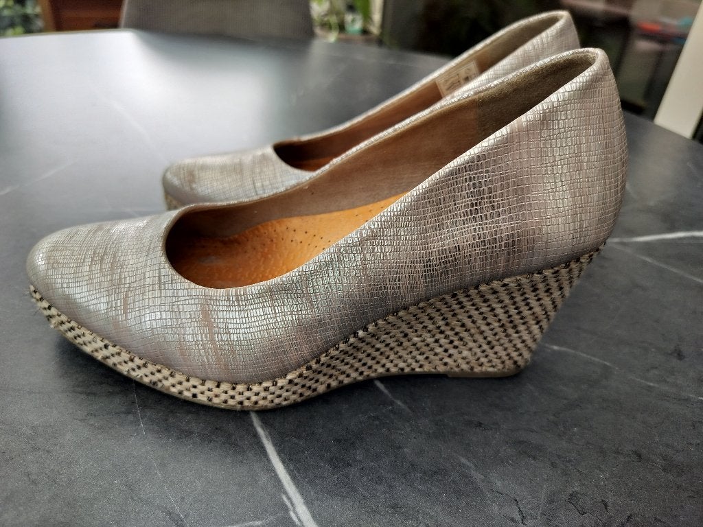 Roze metallic sleehak, Kleding | Dames, Pumps, Zo goed als nieuw, Roze, Ophalen