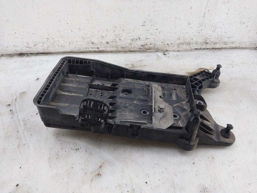 BAC A BATTERIE Volkswagen Touran (5T1) (01-2015/07-2022), Volkswagen, Volkswagen AG, Utilisé, Kundenbetreuung@volkswagen.de