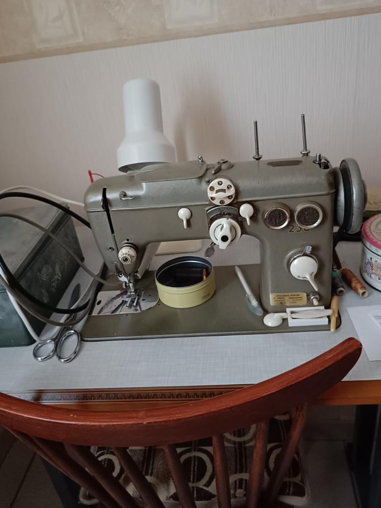 Naaimachine croux, Hobby en Vrije tijd, Ophalen, Naaimachine