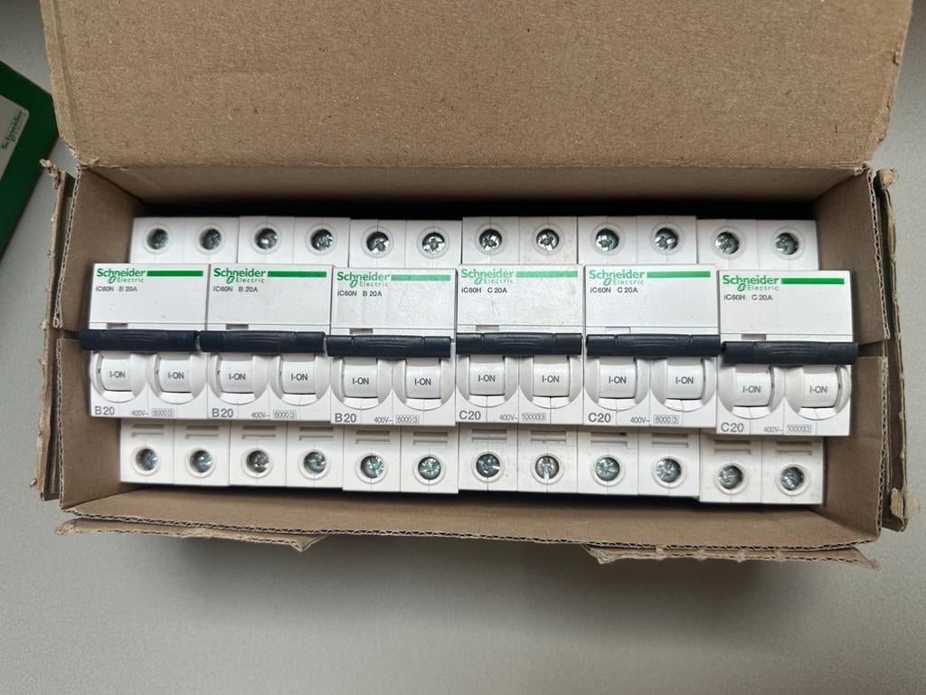 Schneider Electric zekeringen & modules, Enlèvement, Comme neuf