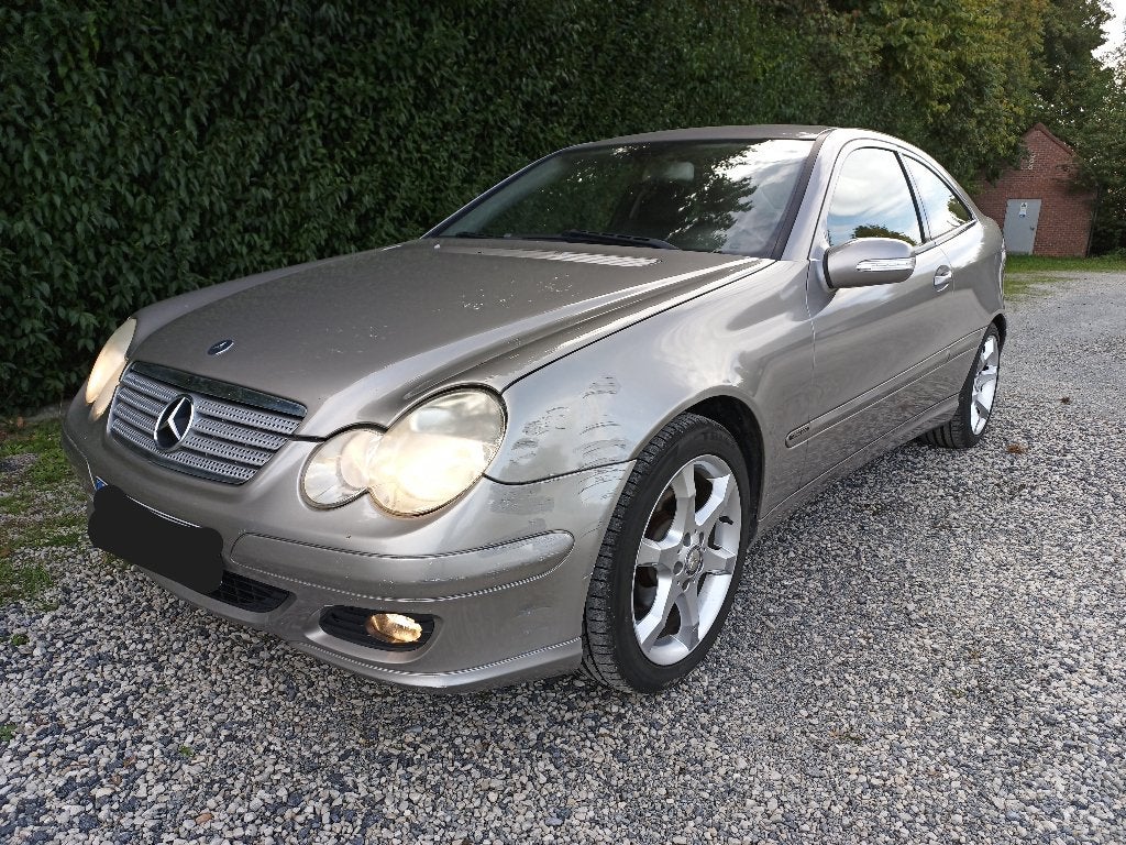 MB-C180i. 155km. 2008.Euro-4. Prêt à immatriculé. En très tr, Autos, Cuir, Argent ou Gris, Achat, 110 kW