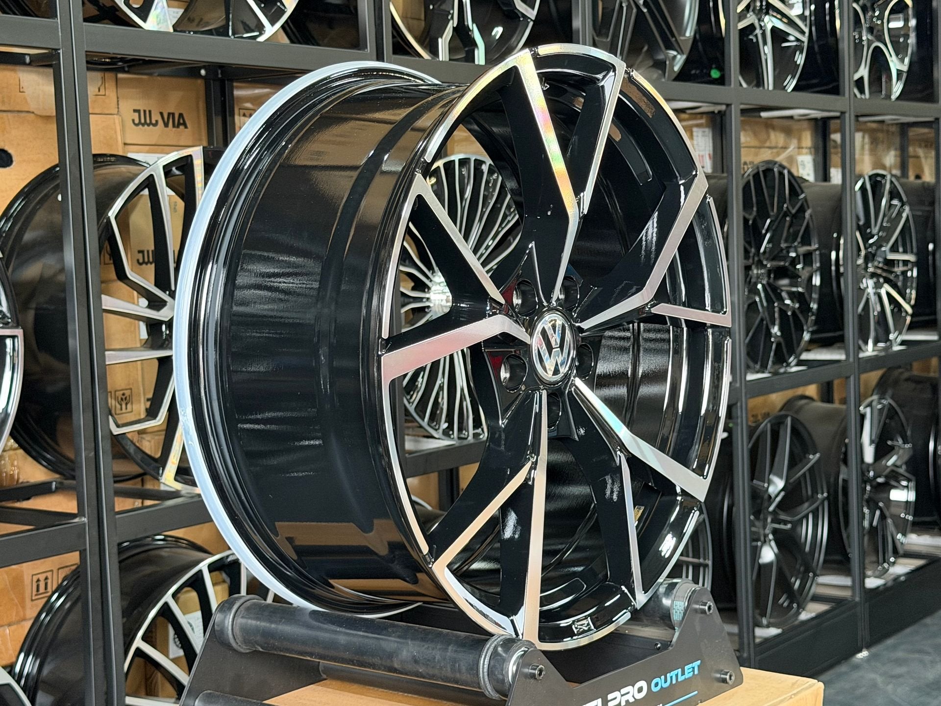19'' ESTORIL R look velgen 5X112 Golf 7 8 8.5 T-ROC R-LOGO, Auto-onderdelen, Velg(en), -, -, Nieuw