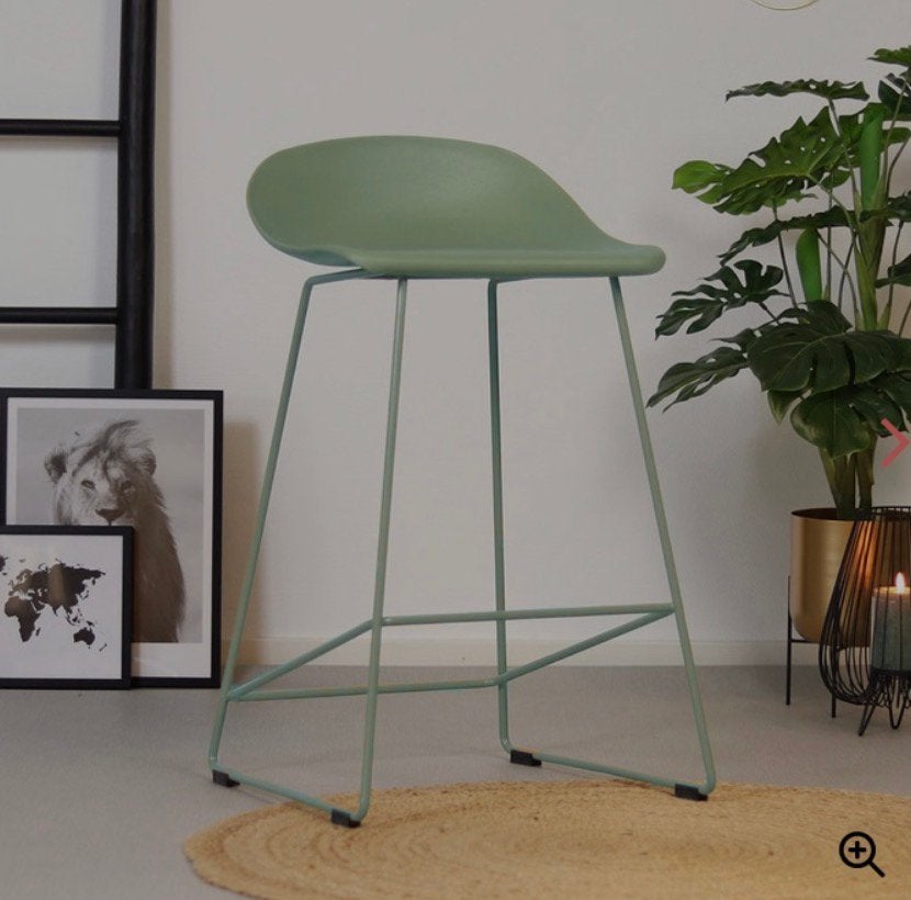 2 Scandinavische barkrukken – groen – zithoogte 66 cm, Ophalen, Zo goed als nieuw