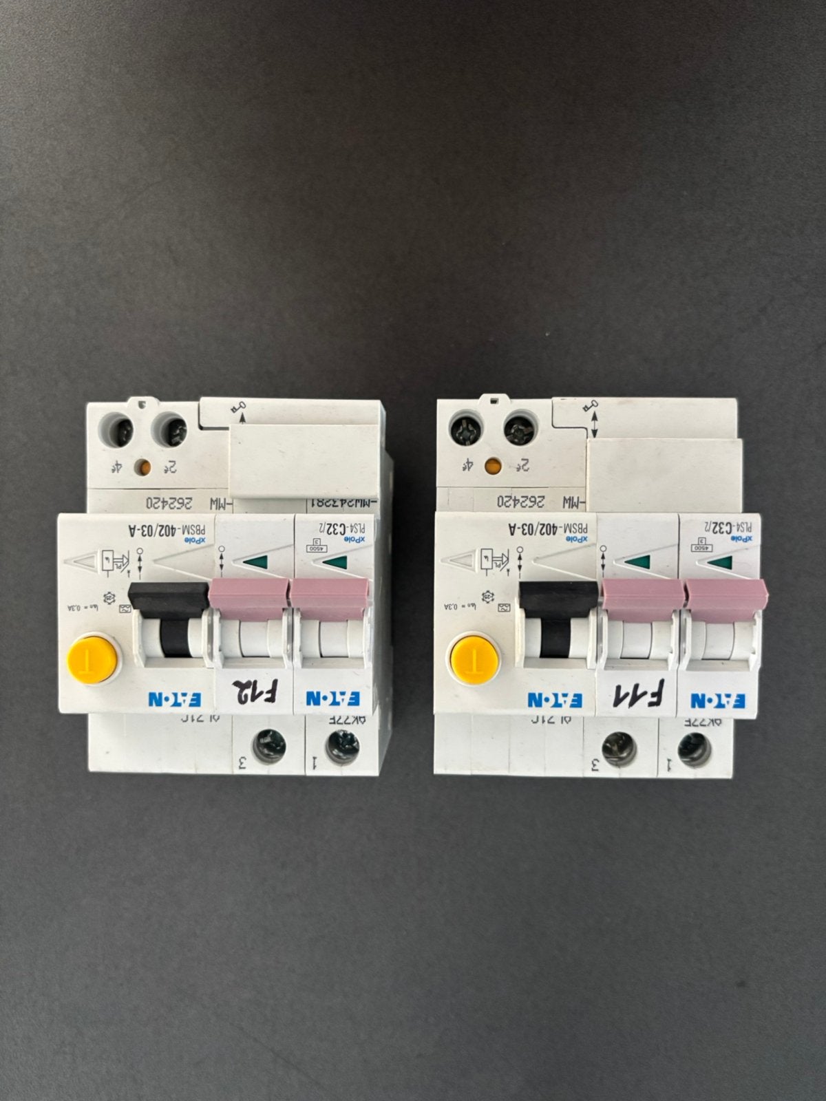 DifrentieelAutomaat40A/300mA 2stuks, Doe-het-zelf en Bouw, Elektriciteit en Kabels, Ophalen of Verzenden, Gebruikt, Eaton, Aardlekautomaat