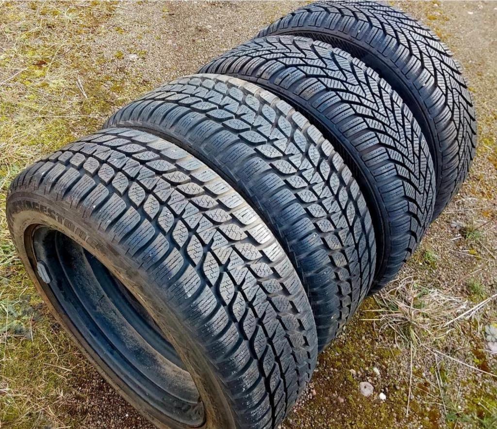 Très bons pneus hiver 185/55-15 avec jantes Skoda, 15 pouces, Pneus et Jantes, Pneus hiver, 185 mm