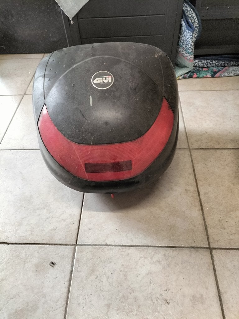 Helmkoffer, Motoren, Ophalen