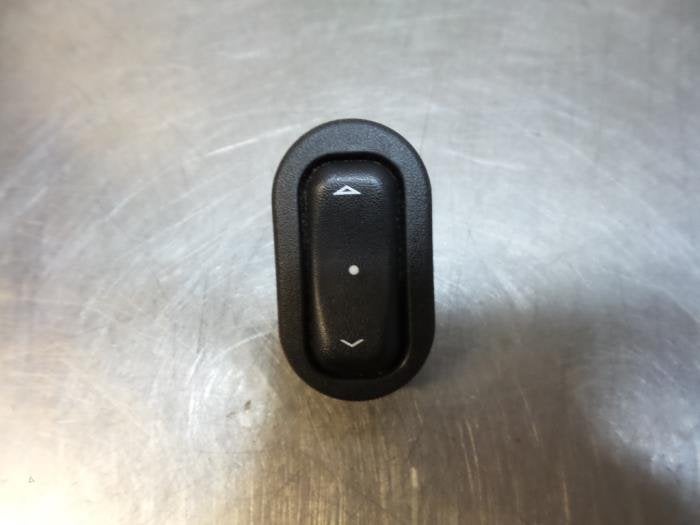 Commutateur vitre électrique d'un Opel Zafira (Zafira A 99-, -, Opel, 3 mois de garantie, Utilisé
