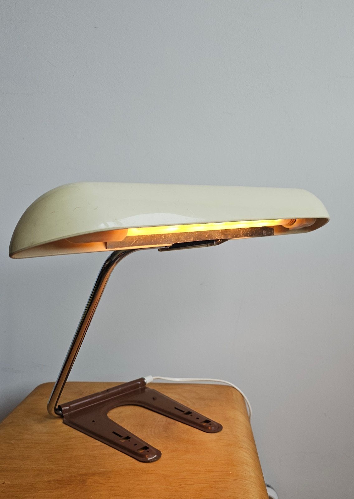 Lampe d'atelier années 60, bakélite blanc crème, Perriand, Enlèvement ou Envoi, Utilisé, Blanc