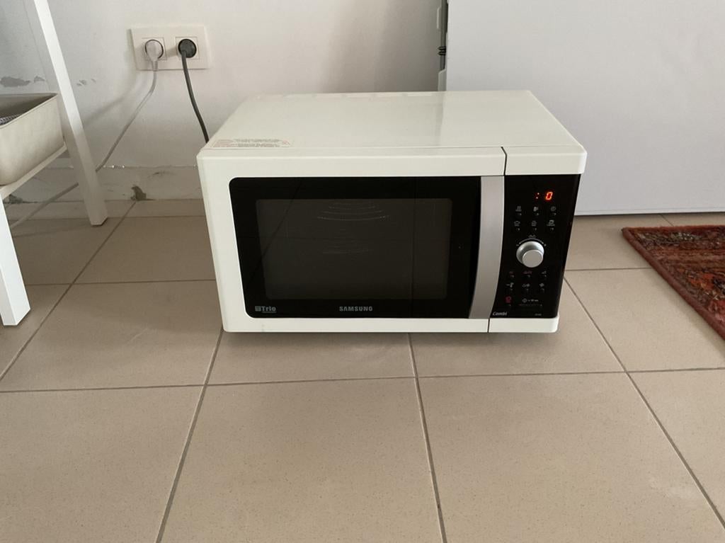 Microgolfoven combi oven, Elektronische apparatuur, Ophalen, Zo goed als nieuw, Oven, Microgolfoven