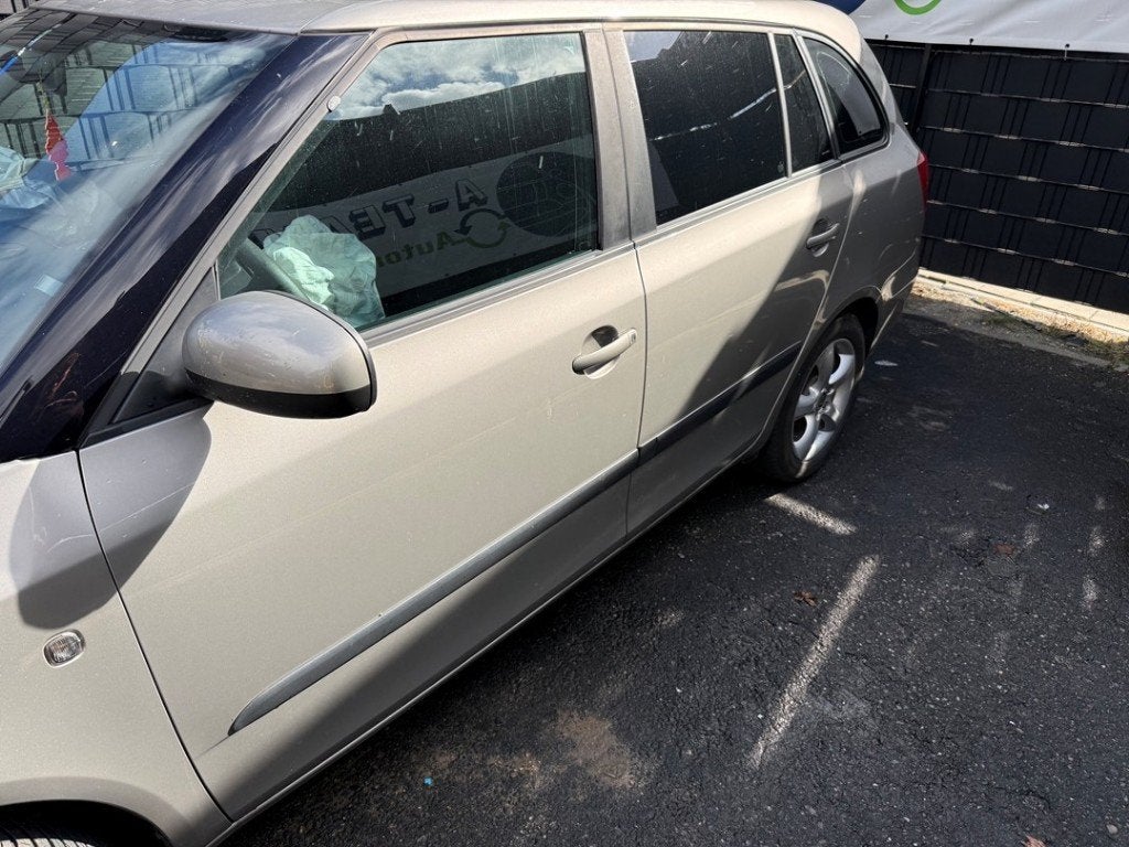 PORTIER LINKS VOOR Skoda Fabia II Combi (|5J6831055|), Auto-onderdelen, Gebruikt, Deur, Voor, Info@skoda-auto.de