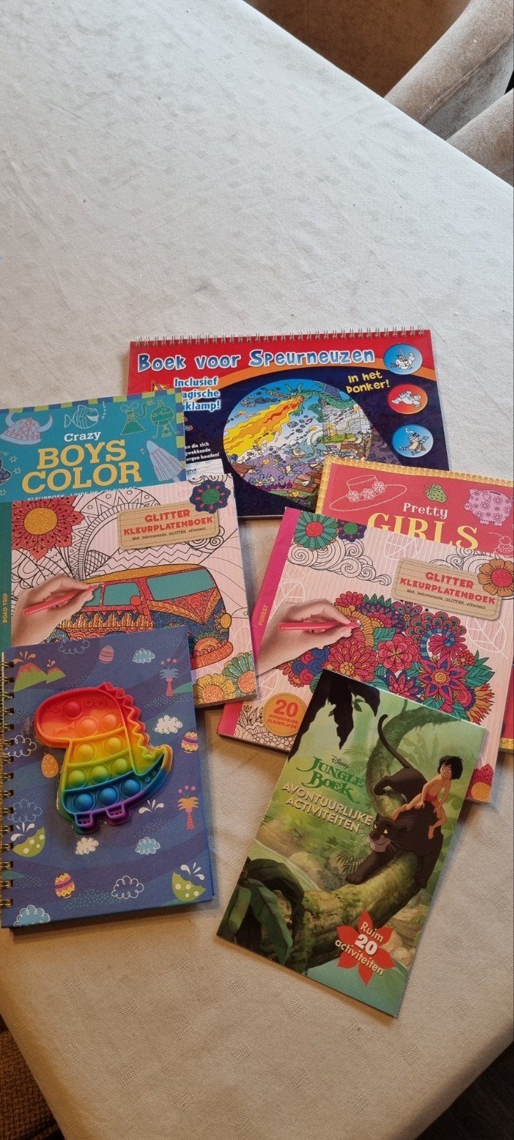 7 verschillende boekjes, Boeken, Meerdere comics, Ophalen, Zo goed als nieuw, Overige gebieden
