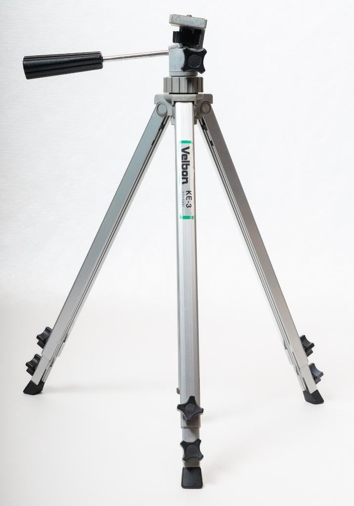 Trépied en alu VELBON KE-3, 670g et hauteur max de 123 cm, Enlèvement ou Envoi, Utilisé, Moins de 150 cm, Trépied