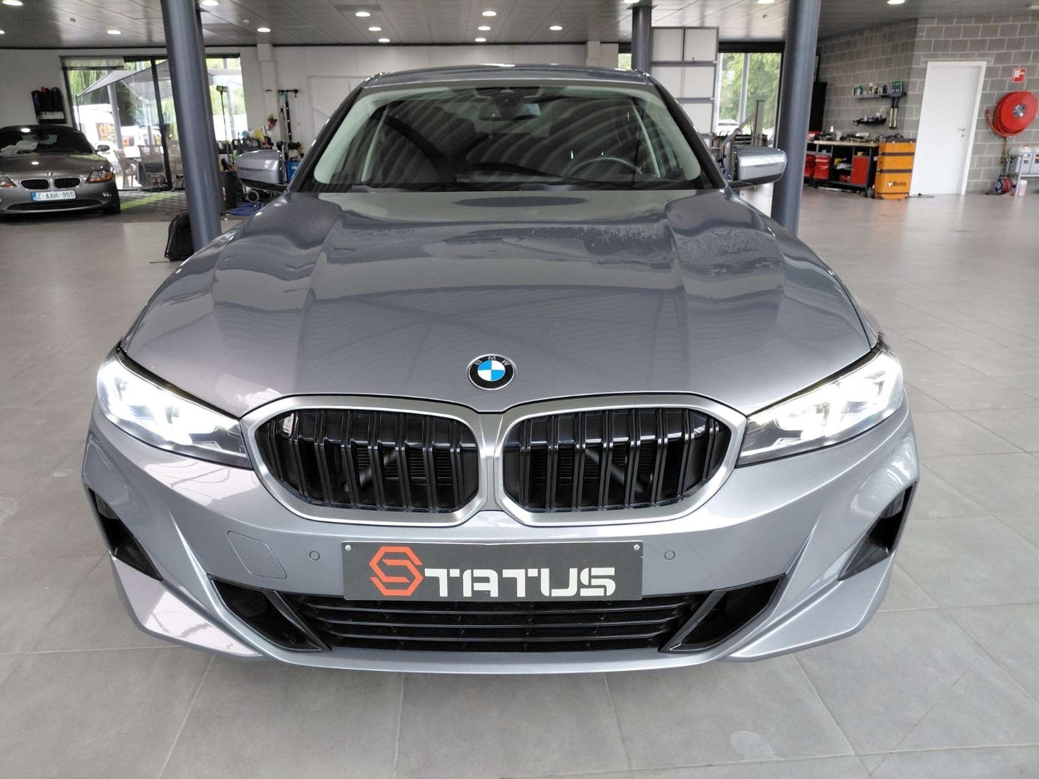 BMW 3 Serie 318 FACE LIFT. WIDE SCREEN. (automatique), Autos, BMW, Cuir, Argent ou Gris, Achat, 4 portes