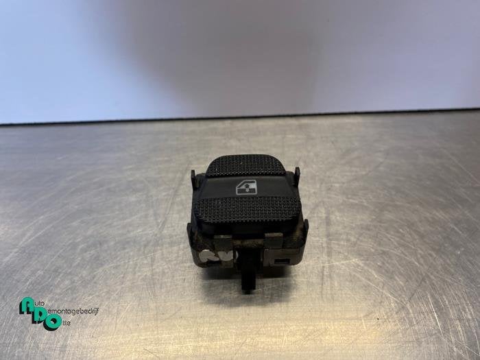Commutateur vitre électrique d'un Volkswagen Golf (Golf 91-, Autos : Pièces & Accessoires, Volkswagen, -, 3 mois de garantie, Utilisé