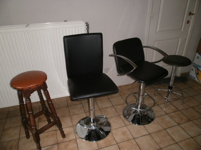 4 verschillende barkrukken, 4 tabourets, Enlèvement, Comme neuf, Bois