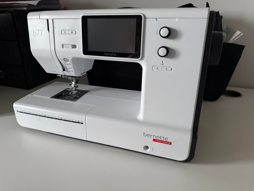 Bernette/ bernina B77, Hobby en Vrije tijd, Naaimachines en Toebehoren, Ophalen, Zo goed als nieuw, Bernina