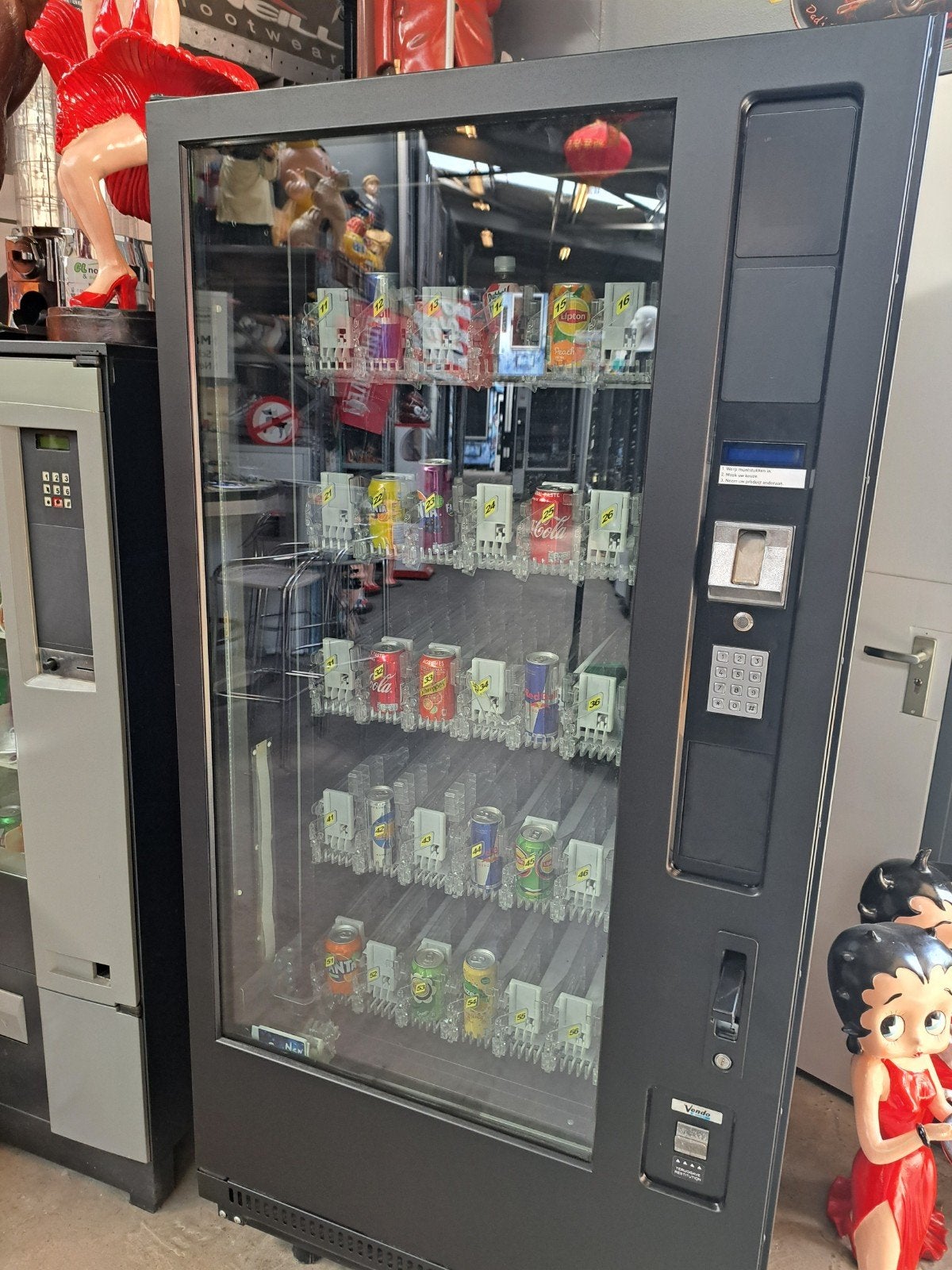Frisdrank automaat Vendo G6 gekoeld, Enlèvement