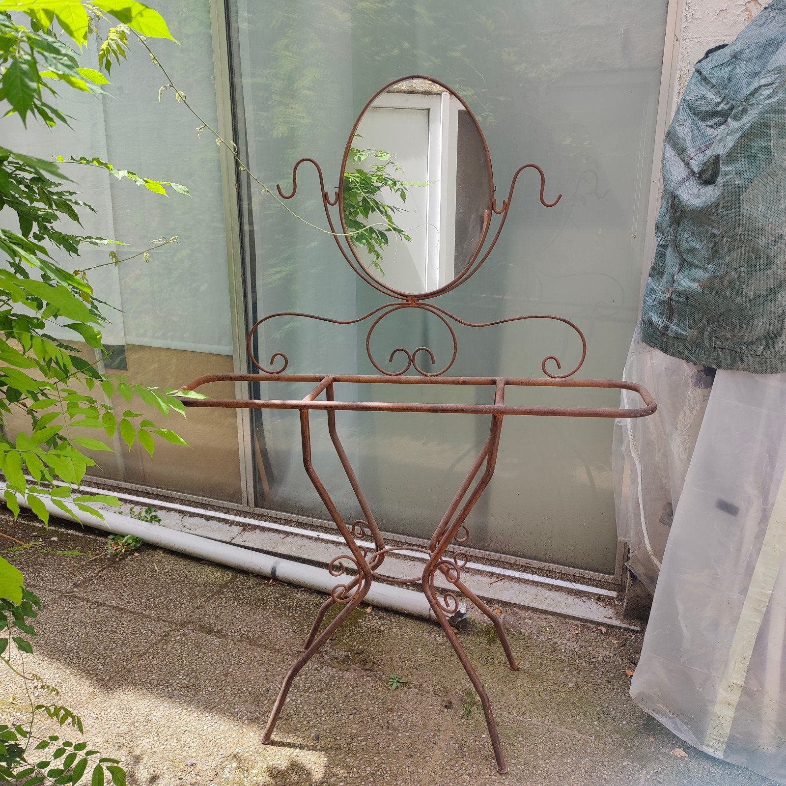 Was-, makeup-, juwelentafel met spiegel en stenen blad, Ophalen