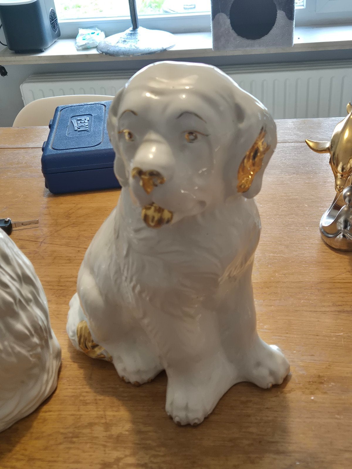Hond en kat beeld, Ophalen