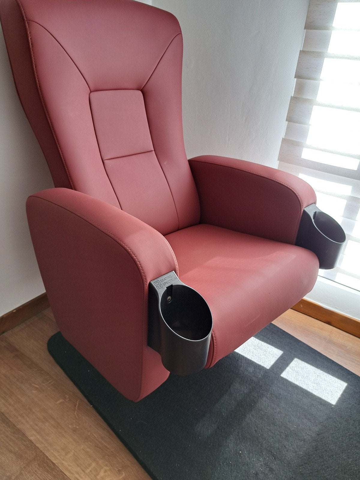 Chaise cinéma relaxante., Enlèvement
