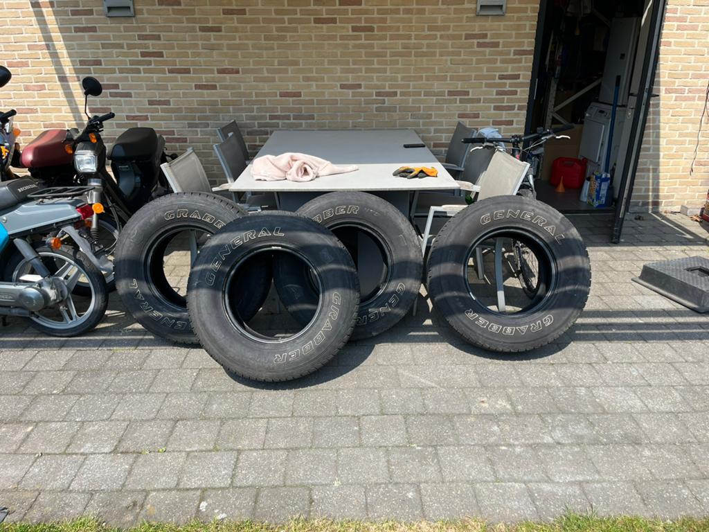4 banden 265/75r16, Enlèvement