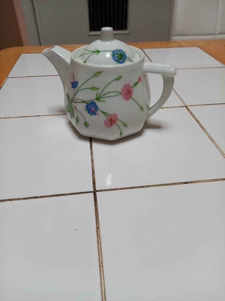 Théière, Maison & Meubles, Neuf, Enlèvement, Classique, Porcelaine