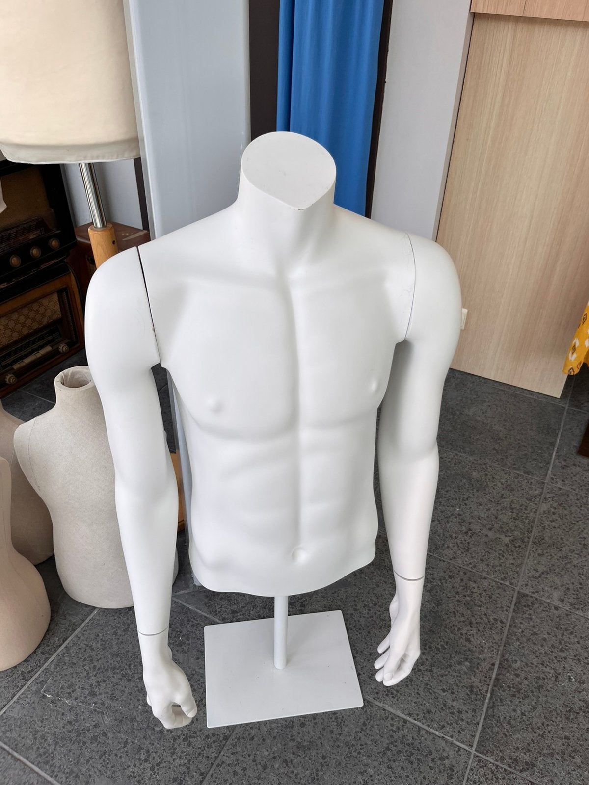 Mannequin robuste pour homme, en parfait état, Enlèvement, Comme neuf