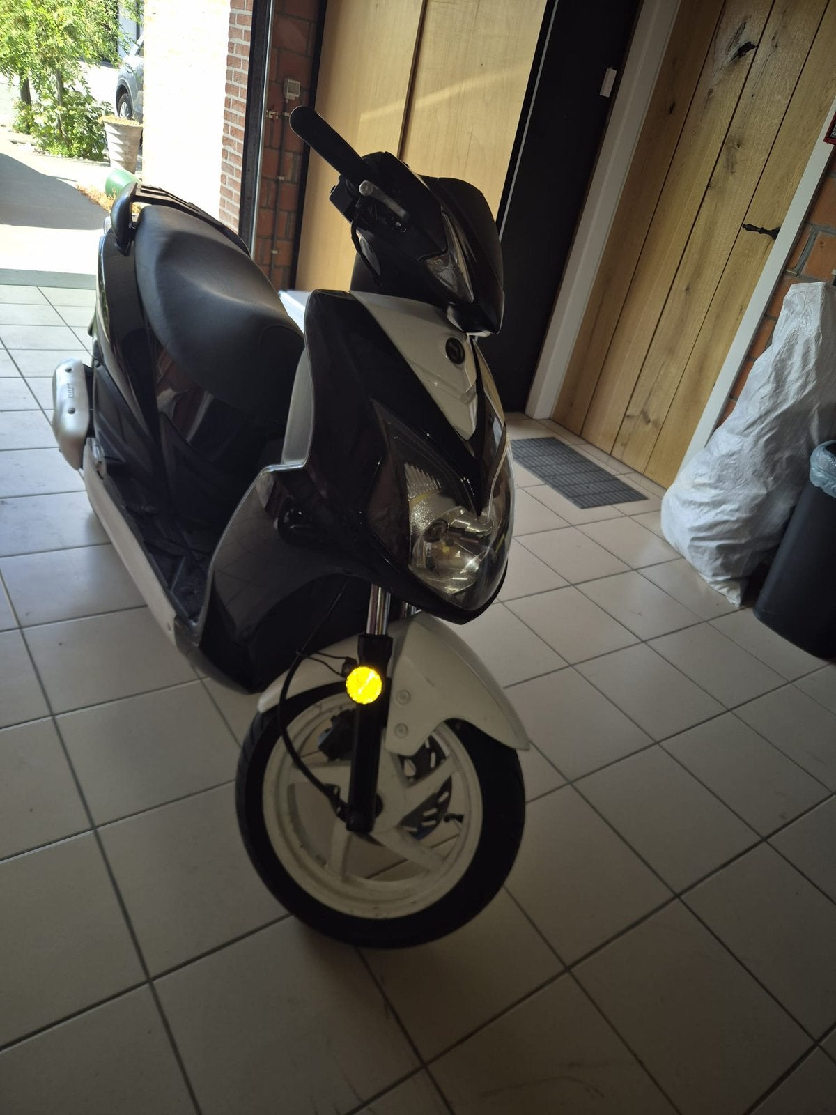 Brommer sym jet 4R 50 2T, Fietsen en Brommers, Ophalen, Gebruikt, SYM, Benzine