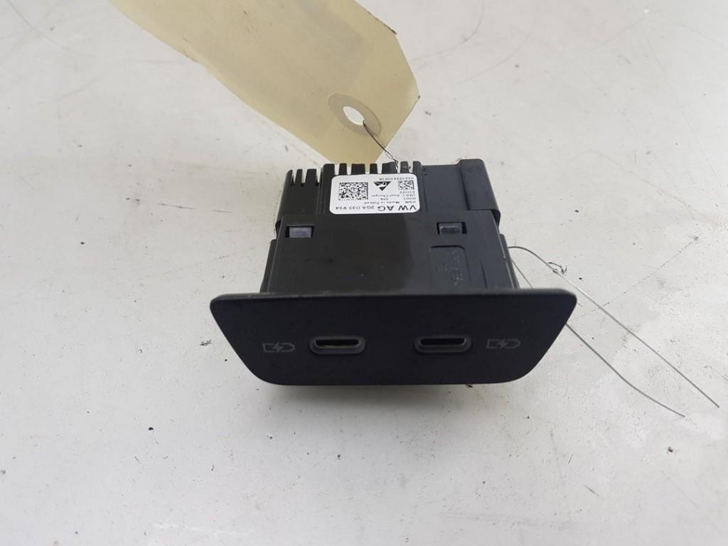 AUX/USB POORT Audi Q4 Sportback (4FN) (|2G6035954|), Auto-onderdelen, Dhr. J. Ham, Gebruikt, Administratie@autoham.nl, Audi