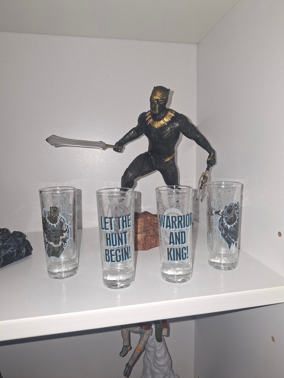 Marvel Black Panther Set: Beeldje / Figuur + 4 Shotglaasjes, Ophalen, Zo goed als nieuw, Film, Beeldje, Replica of Model