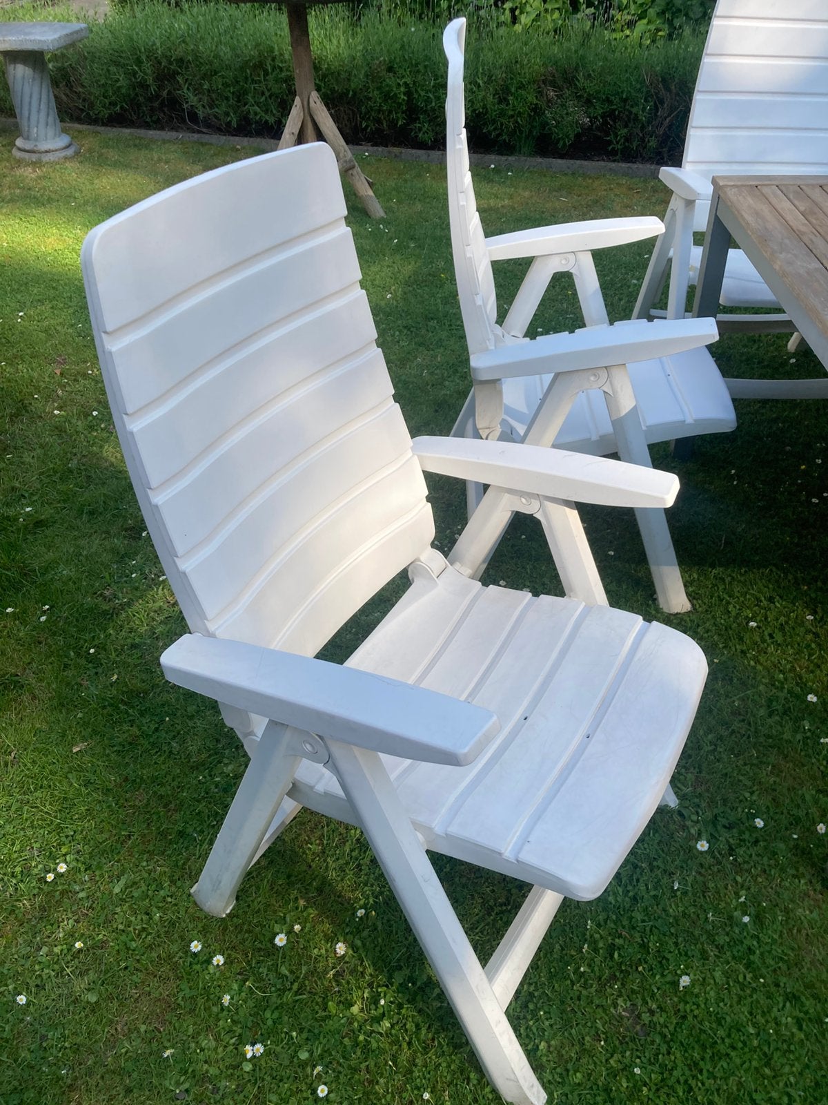 4 stoelen in harde pvc , parasol met voet, Jardin & Terrasse, Enlèvement, Comme neuf, Aluminium