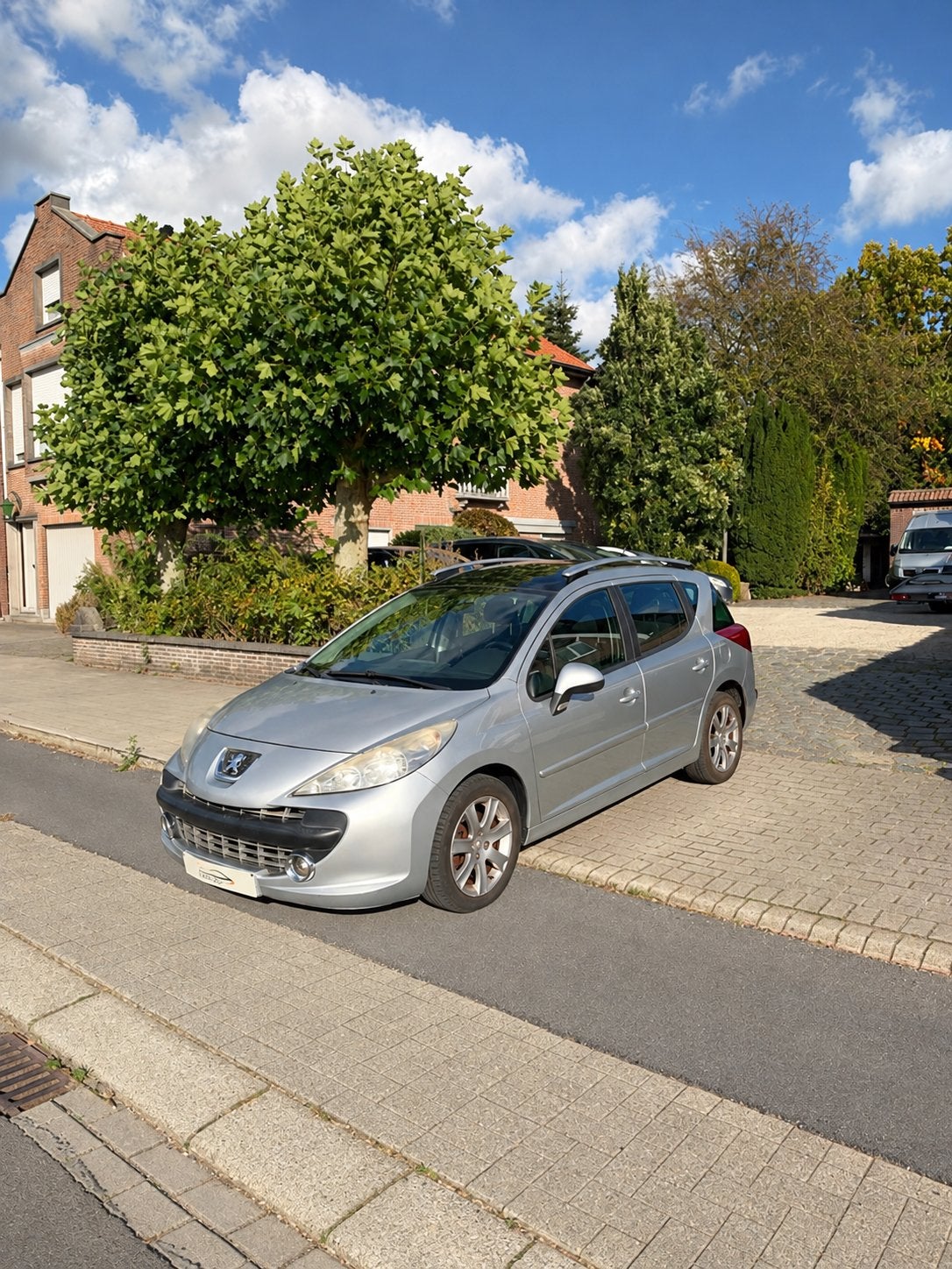 Ruime Peugeot 207 SW 1.6 benzine, Auto's, Bedrijf, https://public.car-pass.be/vhr/49b5dc81-2da0-4486-8209-f382bf360867, Te koop