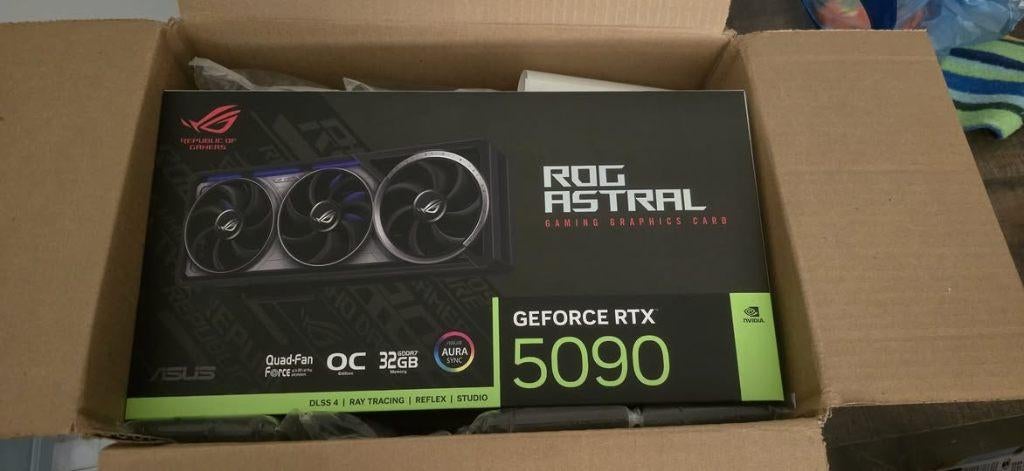 ASUS ROG Astral GeForce RTX 5090 / Port Royal +42000 score, Informatique & Logiciels, Cartes vidéo, Comme neuf, Enlèvement, Autres types