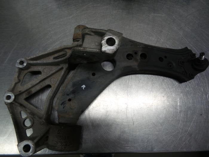 Bras de suspension avant droit d'un Volkswagen Polo (Polo 01, Volkswagen, -, 3 mois de garantie, Utilisé
