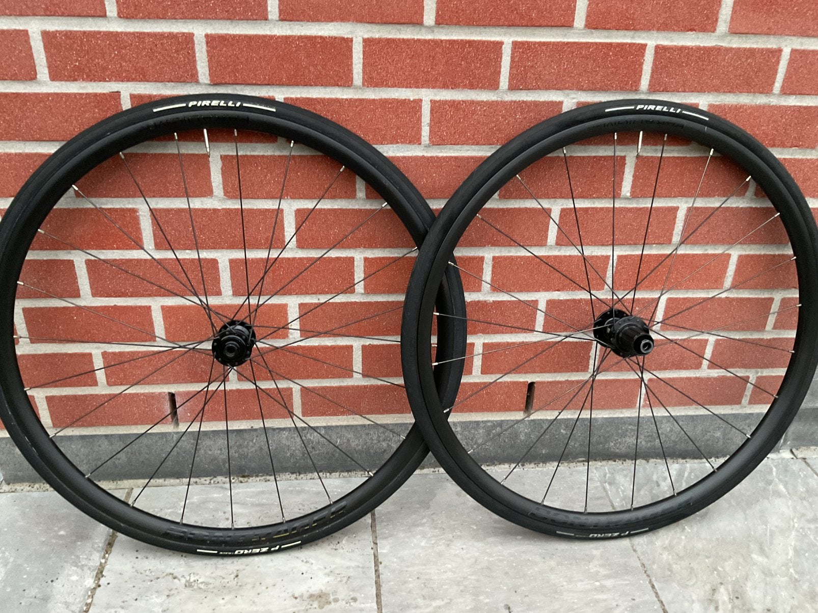 Paire de roues pour vélo de course Disc Bontrager Trek, Vélos & Vélomoteurs, Vélos Pièces, Enlèvement, Utilisé, Aluminium, Racefiets