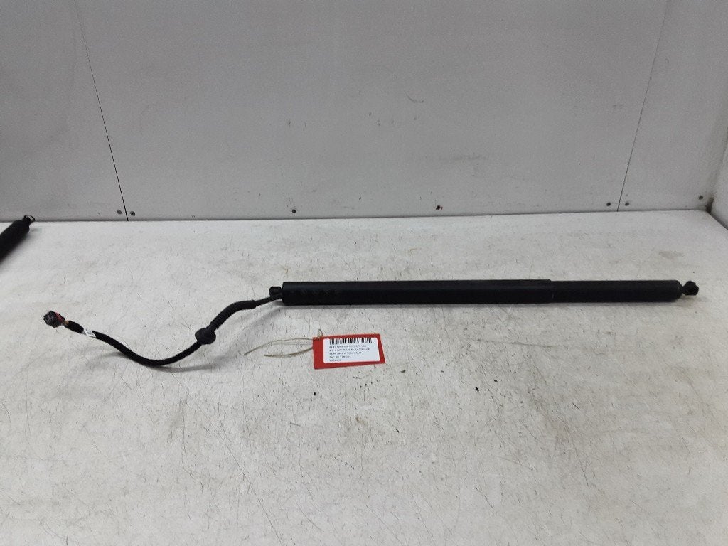 GASDRUKVEER Audi RS 3 Sportback (8YA) (01-2021/-), Gebruikt, Mevr. I. Hauben, Audi, Rue de l'Espoir 34 34
4030  GRIVEGNÉE, BE