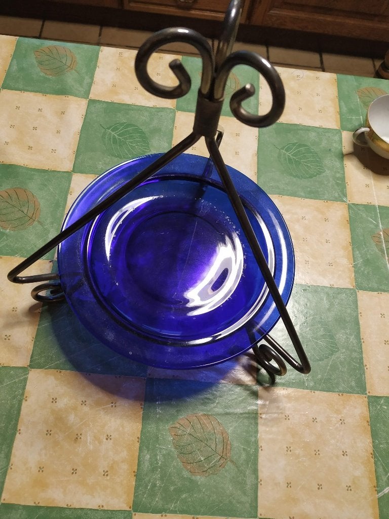 staander met glazen schaal dia 20cm in blauw sierglas, Ophalen of Verzenden, Schaal
