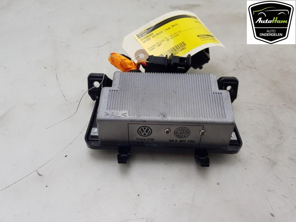 REGULATEUR DE TENSION Skoda Octavia Combi (5EAC), Utilisé, Skoda
