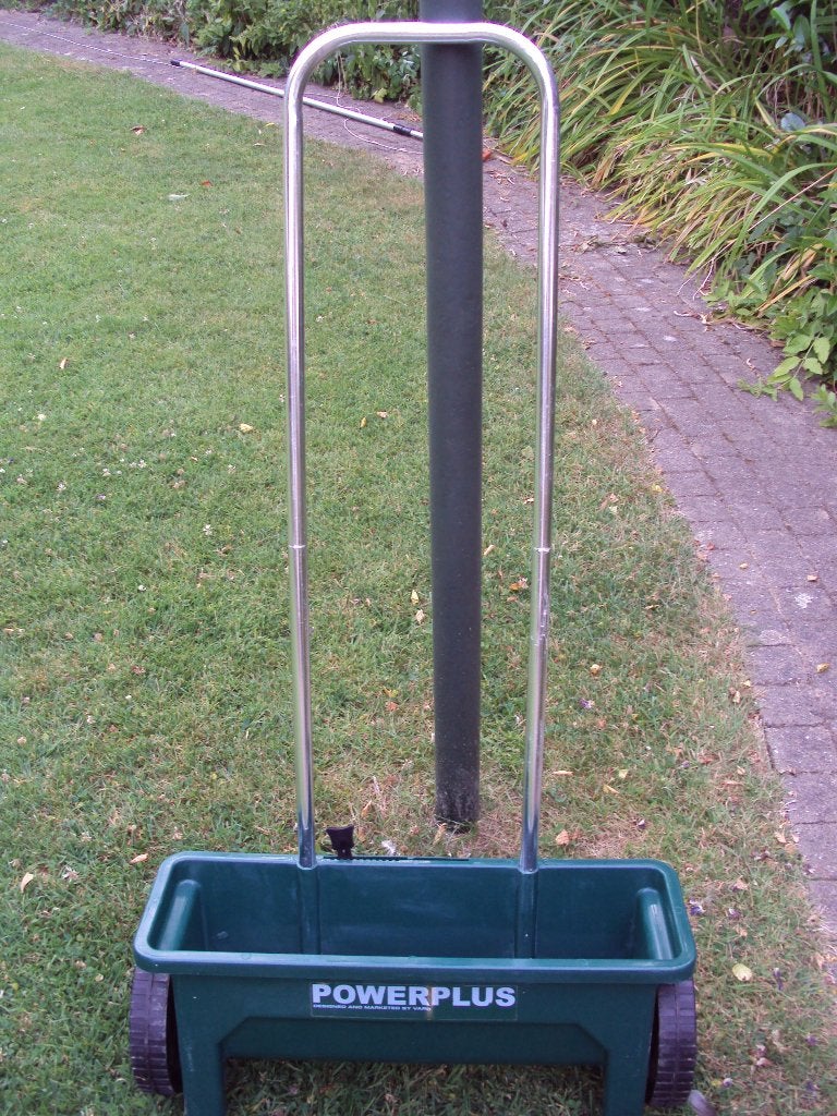 Powerplus strooiwagen.     NIEUW !, Ophalen