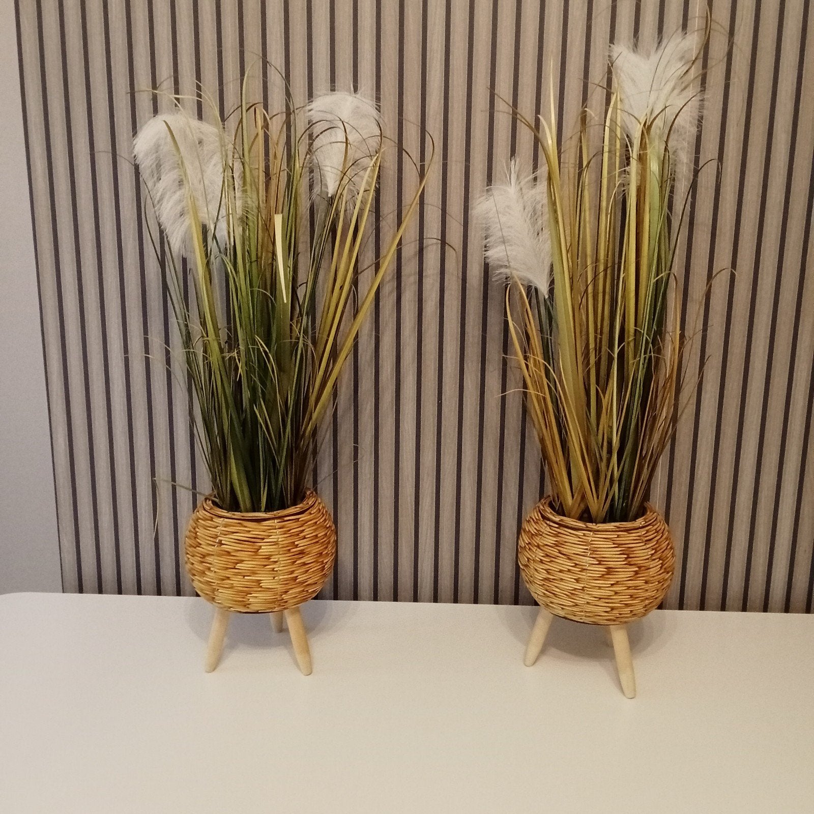 2 rotanbloempotten + kunstplanten, Huis en Inrichting, Woonaccessoires | Droogbloemen, Ophalen