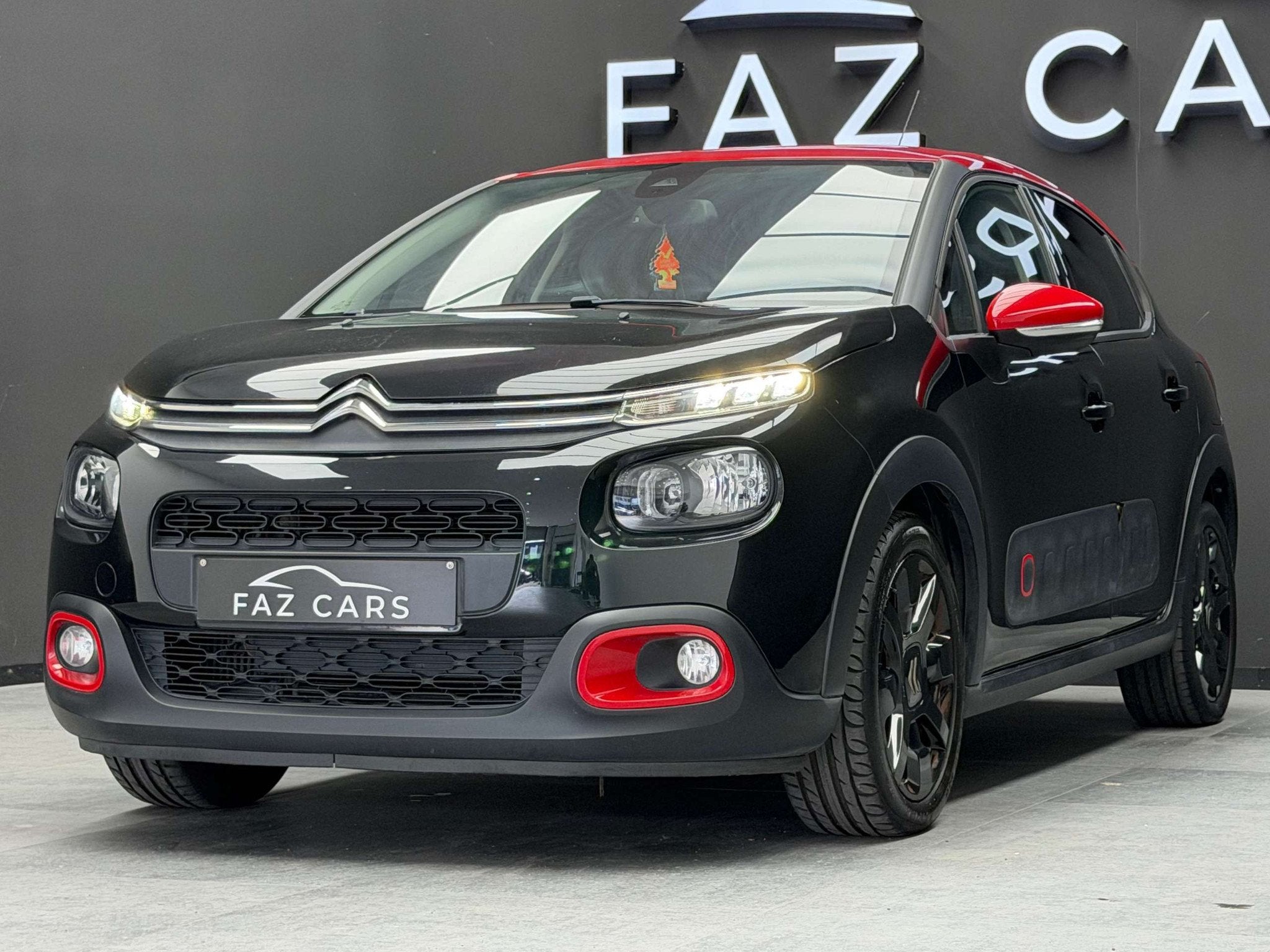 Citroën C3 1.6 BlueHDi * 1ER PROP + CAMÉRA + GARANTIE *, Auto's, Voorwielaandrijving, Stof, 4 cilinders, Zwart