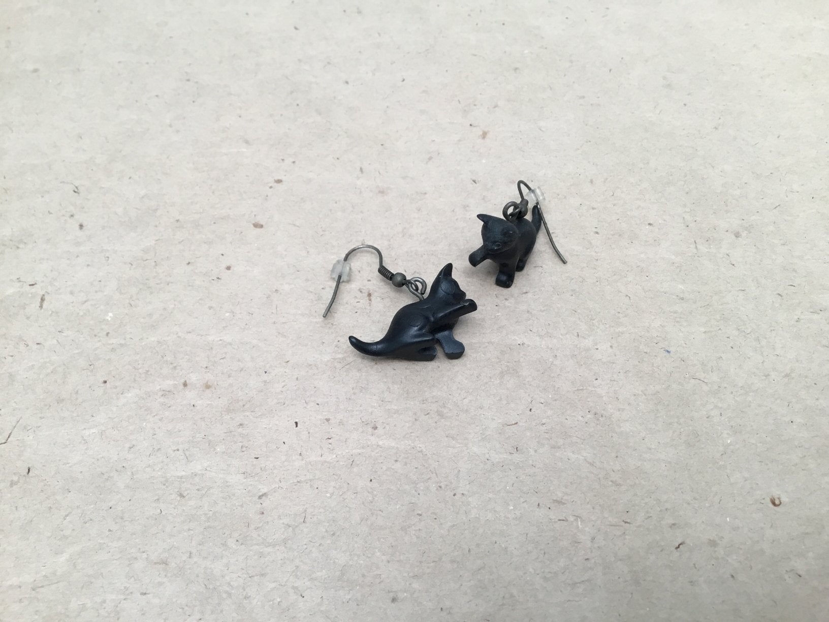 Boucles d'oreilles en forme de chat noir Playmobil, Enlèvement ou Envoi, Comme neuf, Noir, Pendantes