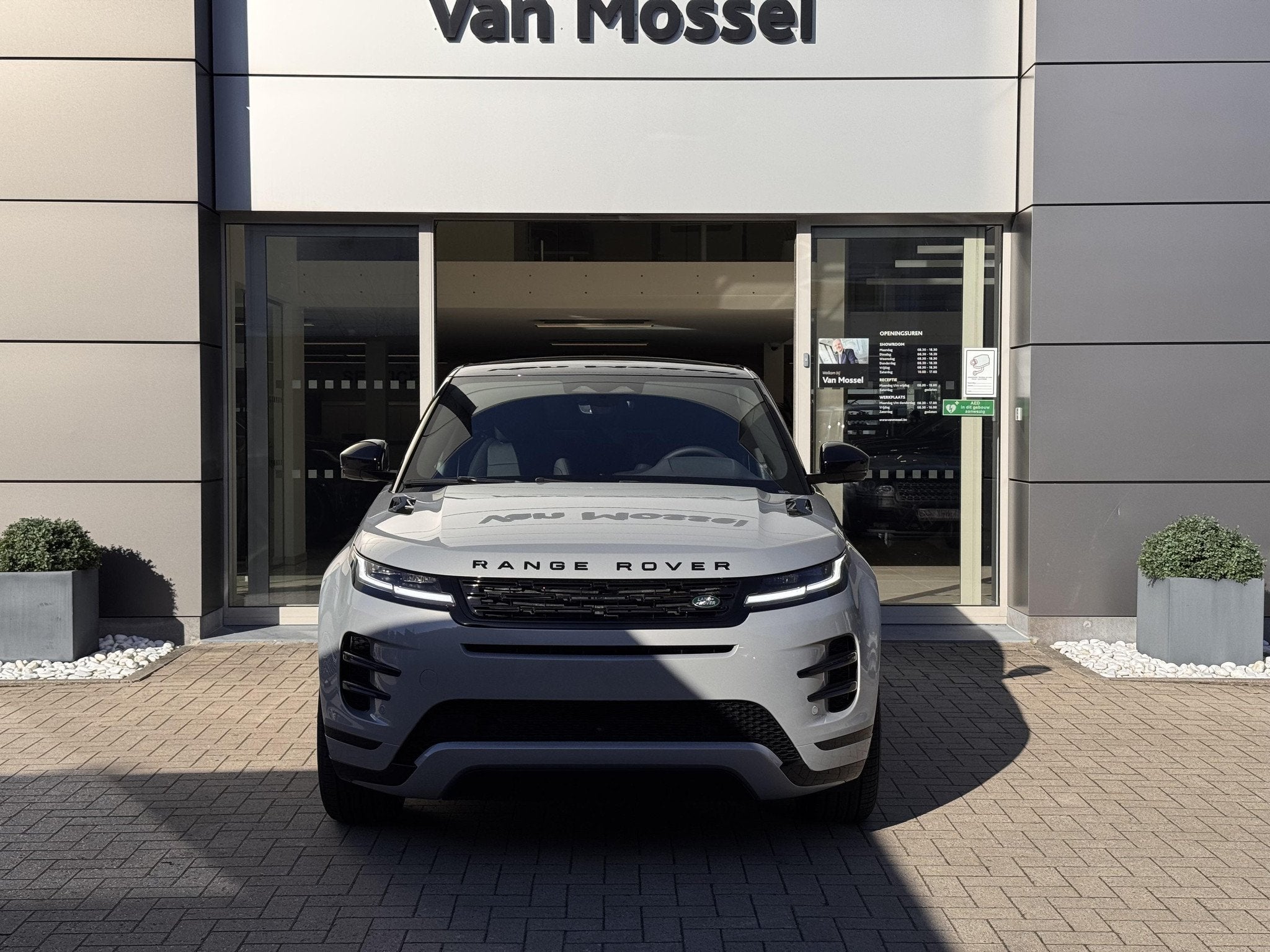Land Rover Range Rover Evoque P270e Dynamic SE AWD Auto. 26M, Autos, Argent ou Gris, Achat, Entreprise, Noir