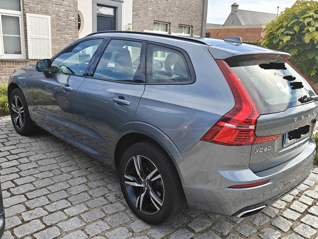 Volvo XC60 2.0 T6 AWD PHEV R-Design Geartronic, Auto's, Automaat, Dealer onderhouden, Zwart, Leder