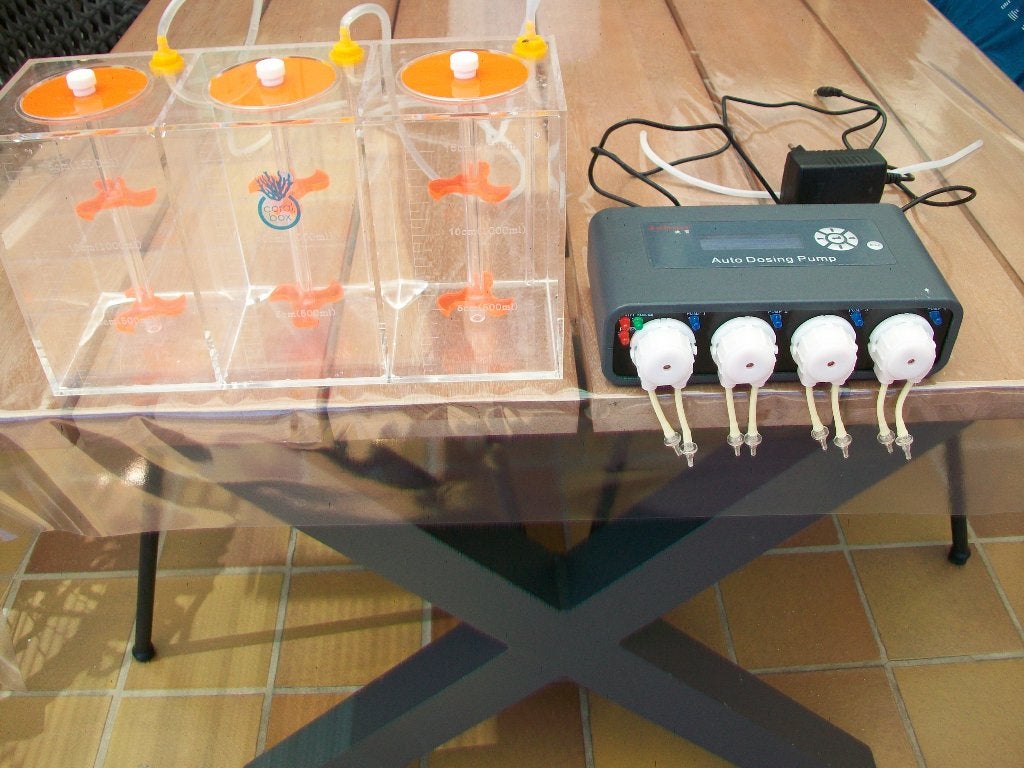 Jebao Auto Dosing Pump – 4 kanaals + Coral Box Liquid fluid, Dieren en Toebehoren, Vissen | Aquaria en Toebehoren, Ophalen, Gebruikt