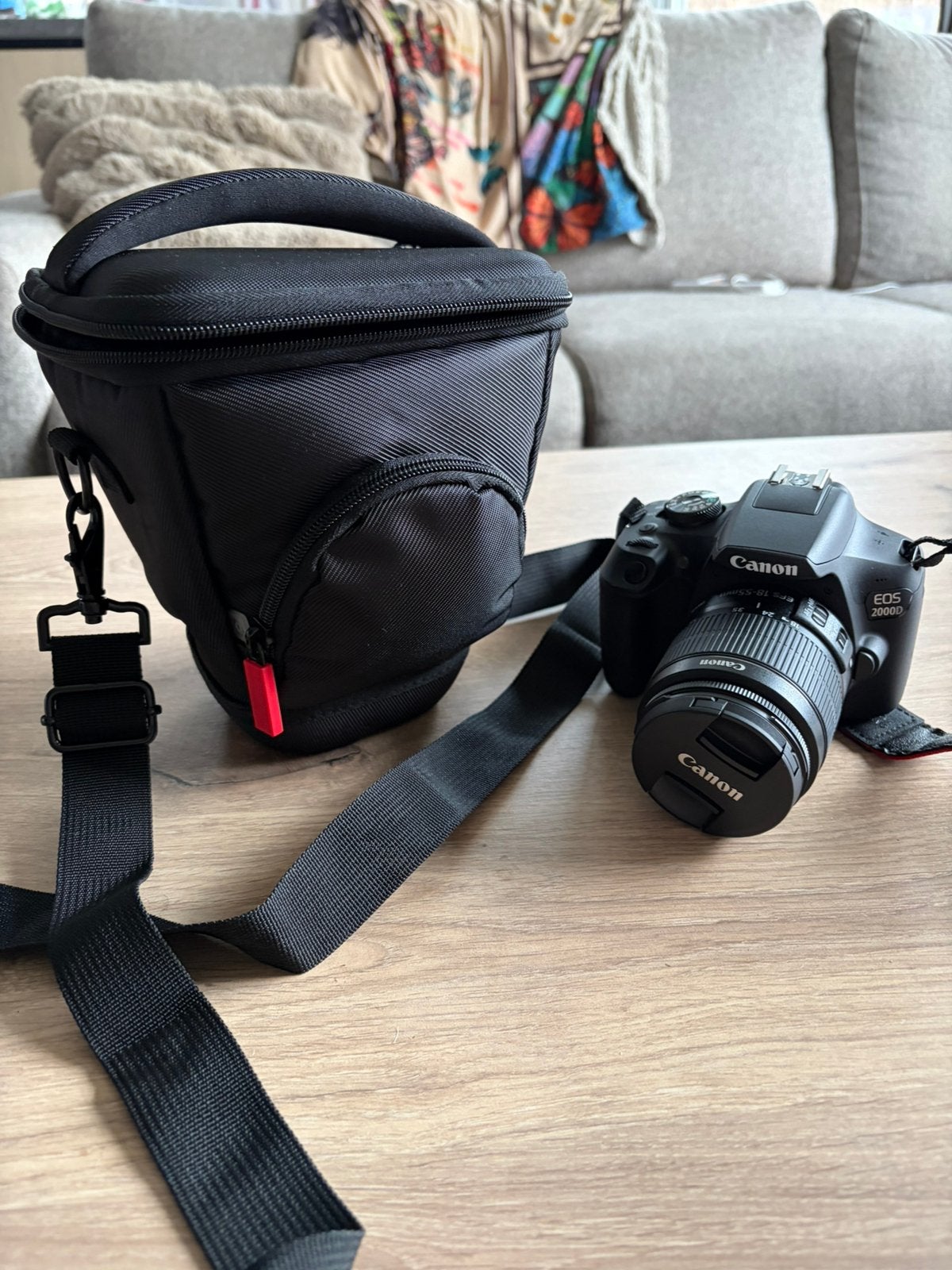 Canon eos 2000 + draagzak + 128 giga sd card, TV, Hi-fi & Vidéo, Enlèvement ou Envoi, Comme neuf, Reflex miroir, Canon