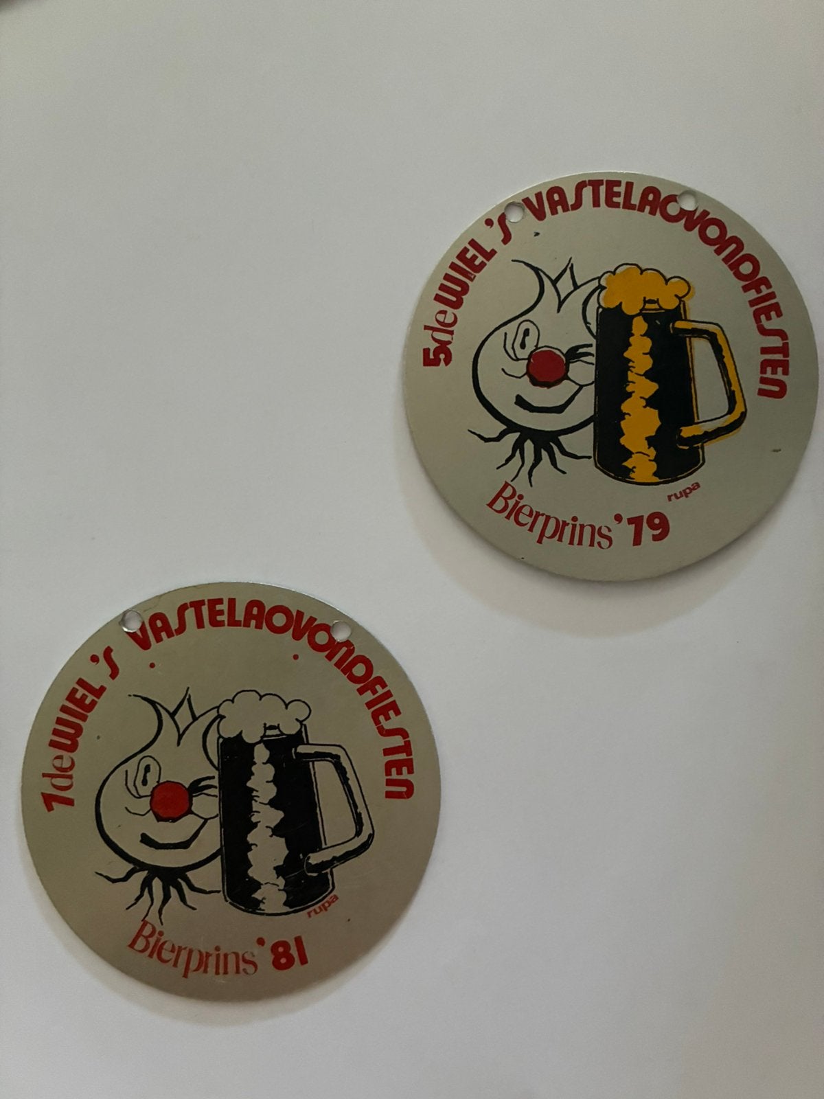 2 medailles Wiel’s vastelaovendfiesten 1979 & 1981, Ophalen of Verzenden, Zo goed als nieuw